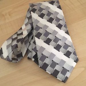 VanHeusen Black and white necktie.